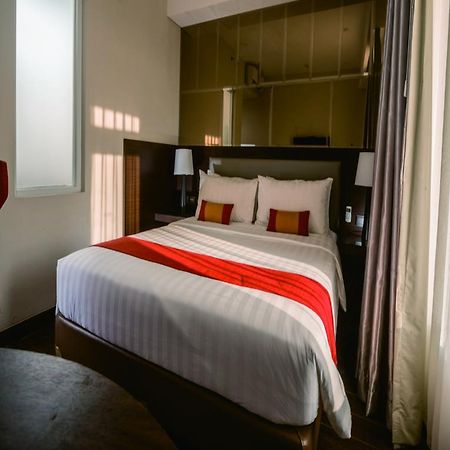 Sotis Hotel Jakarta Exterior photo