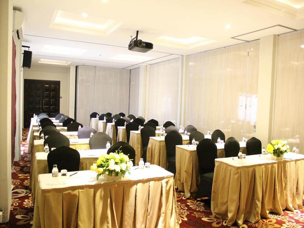 Sotis Hotel Jakarta Exterior photo