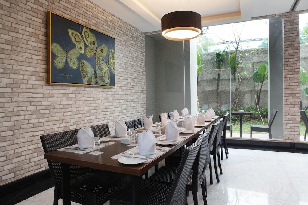Sotis Hotel Jakarta Exterior photo