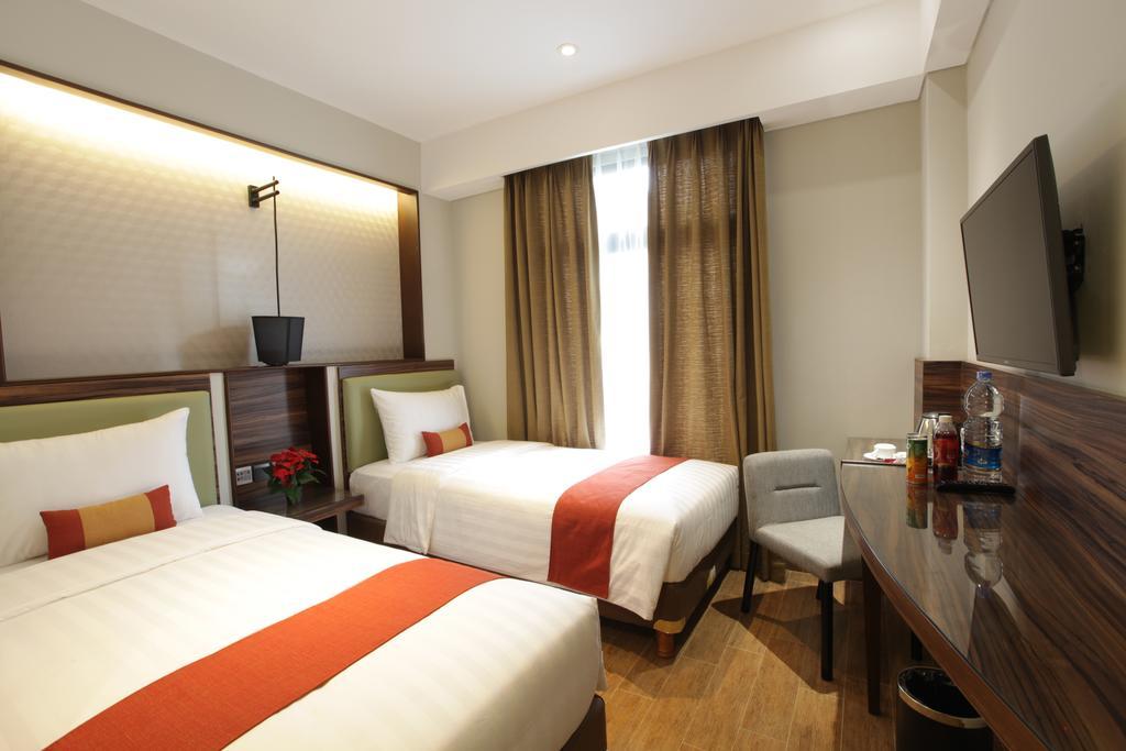 Sotis Hotel Jakarta Exterior photo