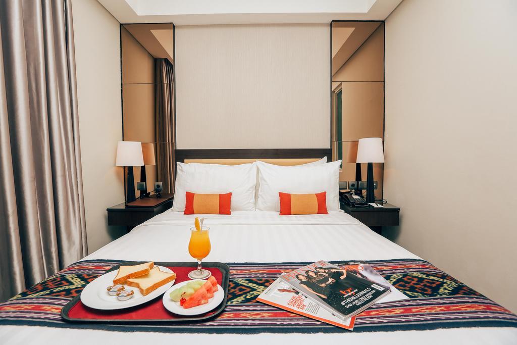 Sotis Hotel Jakarta Exterior photo