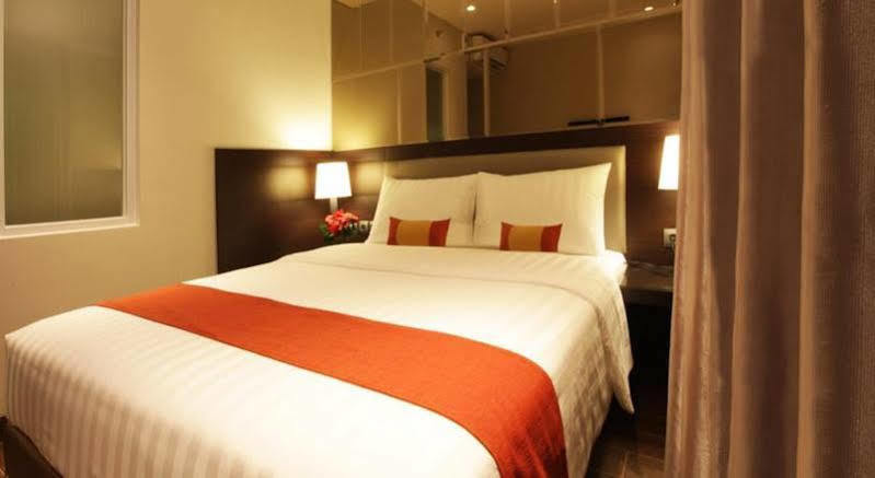 Sotis Hotel Jakarta Exterior photo